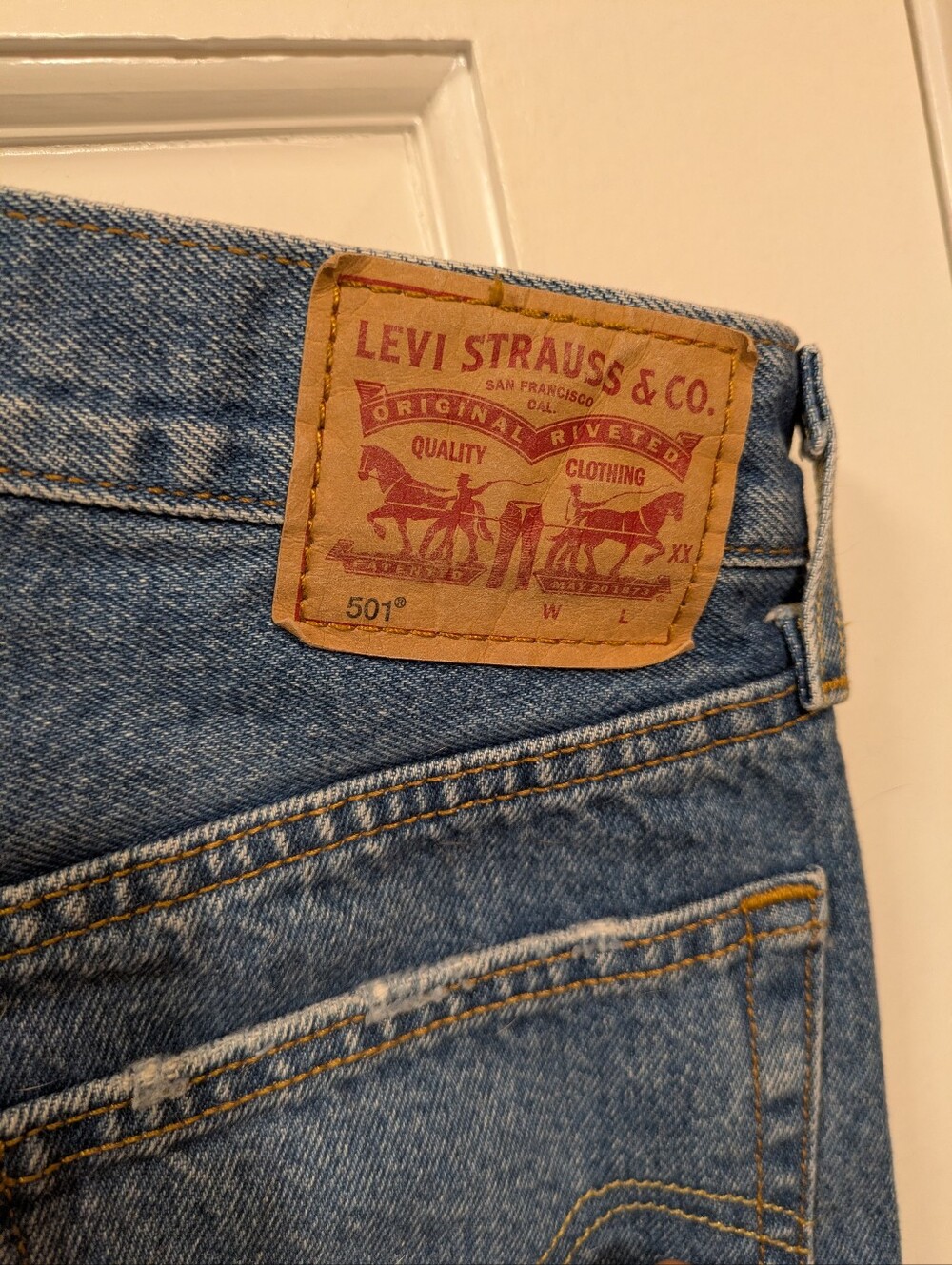 Levi's 501 Classic Blue Denim Jeans 27x30 - Picture 3 of 12